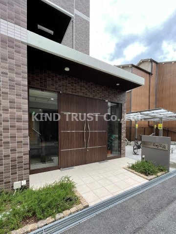 ブリリアント扇町公園のエントランス|建物の内部です