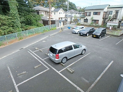 敷地内駐車場　空き要確認