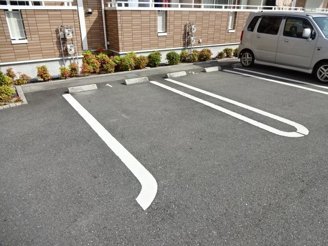 ビアン　カンパーニュＡの駐車場