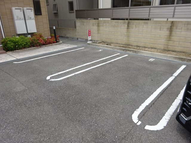 コージーコート朝霧Ⅱ番館の駐車場