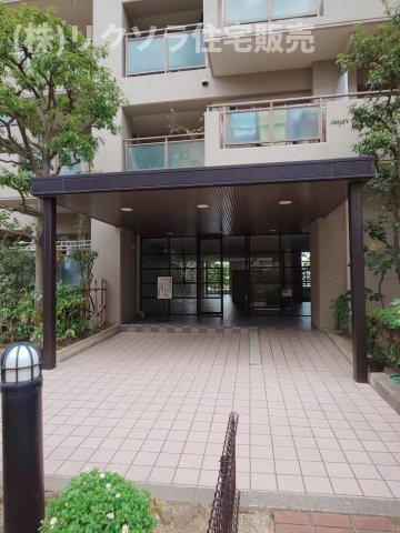 オークヒルズ香里弐番館のエントランス|エントランス
■物件内覧・資金計画相談・住宅ローン相談、リフォーム相談、お問合せ受付中■
※当日・翌日のご内覧、ご相談はお電話でのお問合せがスムーズです！
