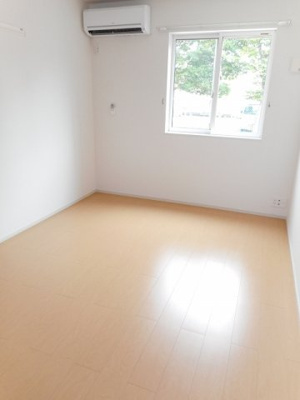 【内装】 | オルキスコート | 明るい色調の室内です