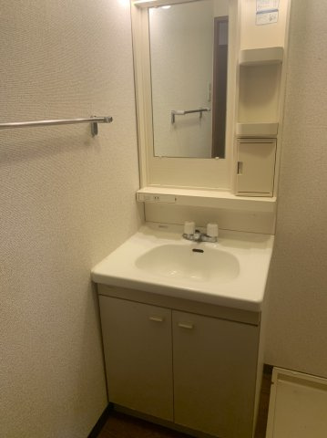 グランエクセル 和泉の独立洗面台|独立洗面台で身支度をすべて済ませてしまいましょう
