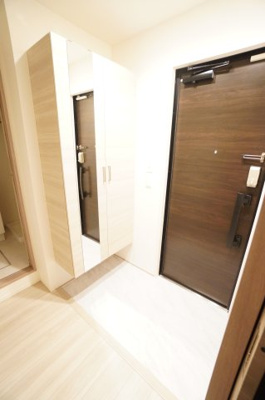 【玄関】 | D-room弁天3丁目 A棟 | ※同物件・同タイプの写真です。