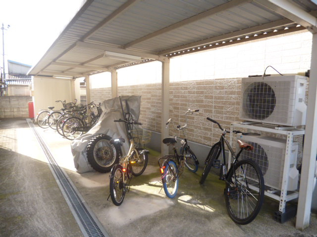 倉敷市新田のアパートのその他共用部分|自転車置き場