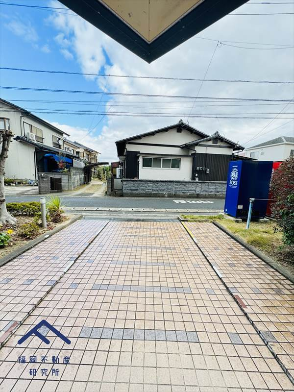 サニークレスト小郡のエントランス