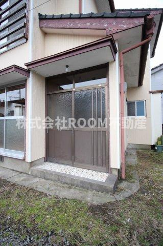 山野内貸家(2階建)の玄関|ゆったりとした玄関です