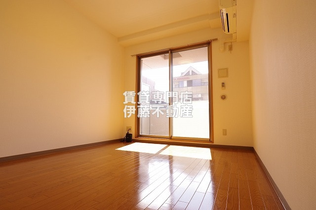 S-FORT浄心の洋室