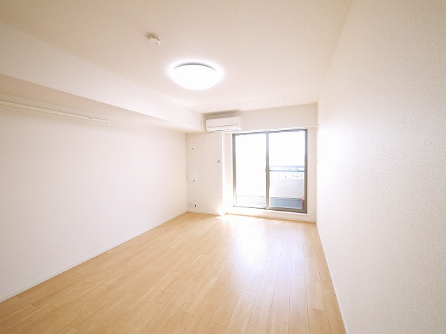 カーサララⅠの居間・リビング|洋室です