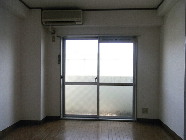 サンハウス御影本町の洋室