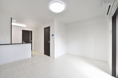 【居間・リビング】 | LIBTH吉塚 | 別号室の写真になります。現況優先。