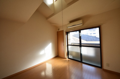 【居間・リビング】 | アフロディーテ天神南 | 別号室の写真になります。現況優先。