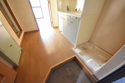 【玄関】 | アフロディーテ天神南 | 別号室の写真になります。現況優先。