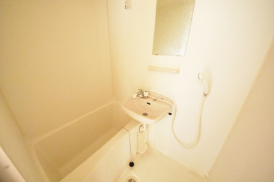 【浴室】 | アフロディーテ天神南 | 別号室の写真になります。現況優先。