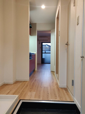 【玄関】 | モンデソレイユ | 別号室の写真になります。現況優先。