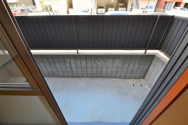 広島市西区己斐本町２丁目のアパートのバルコニー