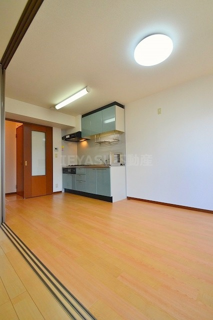 広島市西区己斐本町２丁目のアパートの居間・リビング