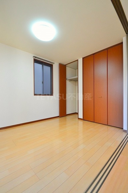 広島市西区己斐本町２丁目のアパートの居間・リビング