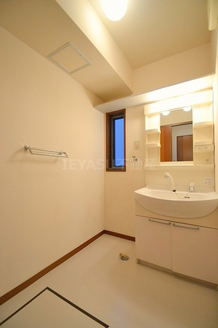 広島市西区己斐本町２丁目のアパートの洗面所