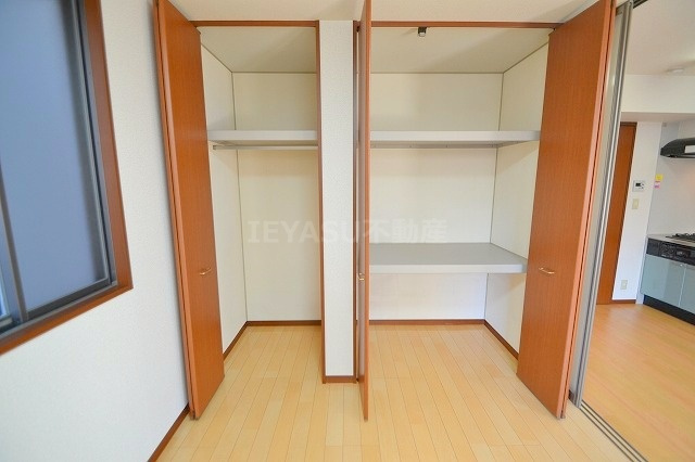 広島市西区己斐本町２丁目のアパートの収納