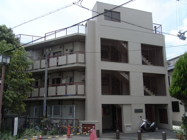 エクセル六甲の外観