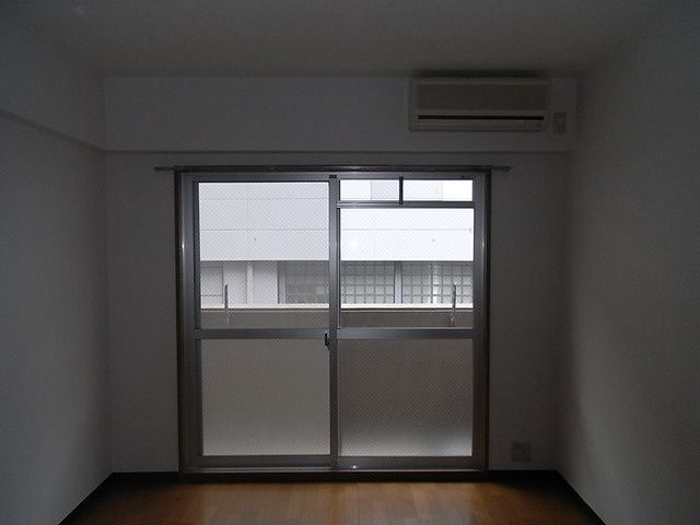 エクセレント坂田の居間・リビング