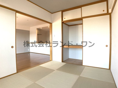 【和室】 | ウインベルコーラス狭山ヶ丘 | 和室6帖　
押入れ収納付き