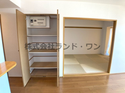 【収納】 | ウインベルコーラス狭山ヶ丘 | リビング収納　
何かと小物の多いリビング　リビング収納があればすぐに使いたい時に取り出しやすいです