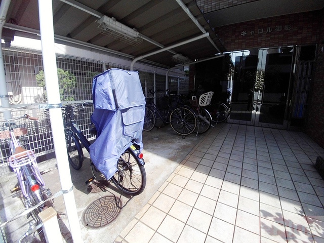 キャロル御影の駐車場