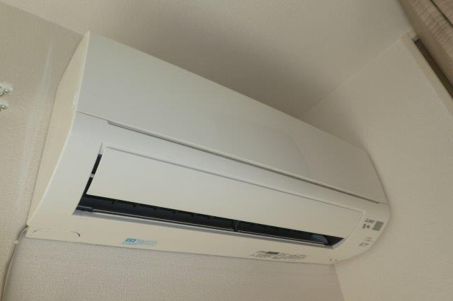 倉敷市田ノ上のアパートの設備|洋室エアコン