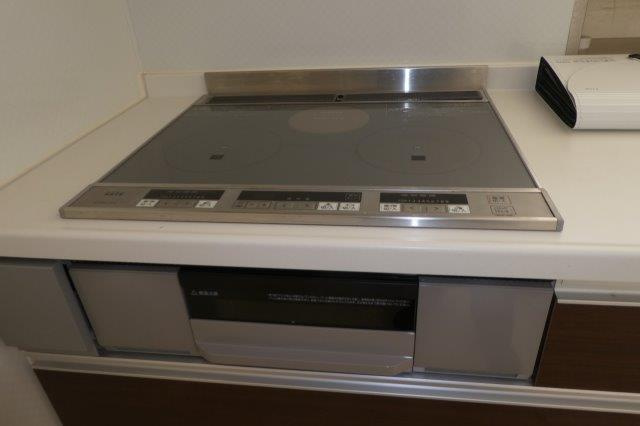 倉敷市田ノ上のアパートのキッチン|3口ＩＨコンロ