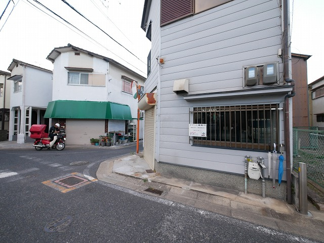 和田貸店舗の駐車場