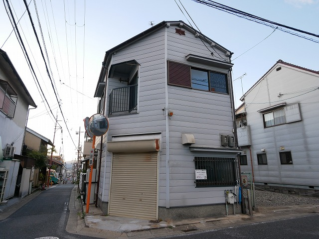 和田貸店舗の外観