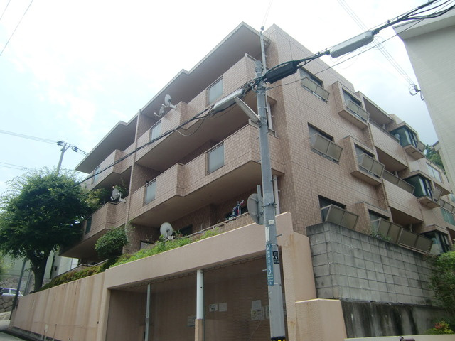 グランドメゾン六甲箕岡の外観