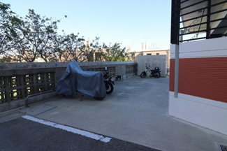 【駐車場】