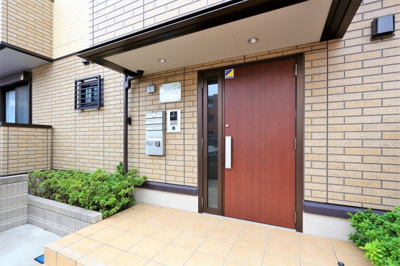 【エントランス】 | メゾン・ドゥ・ロジェ