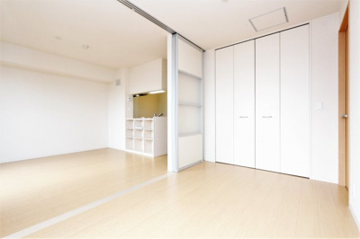 【居間・リビング】 | メゾン・ドゥ・ロジェ | 参考写真（同物件別部屋）