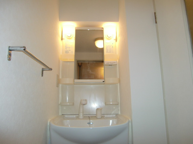 サンパレス２１御影山手の洗面所