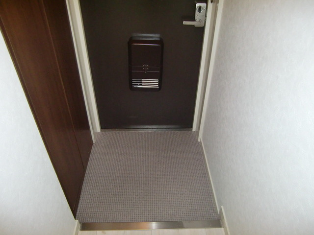 サンパレス２１御影山手の玄関