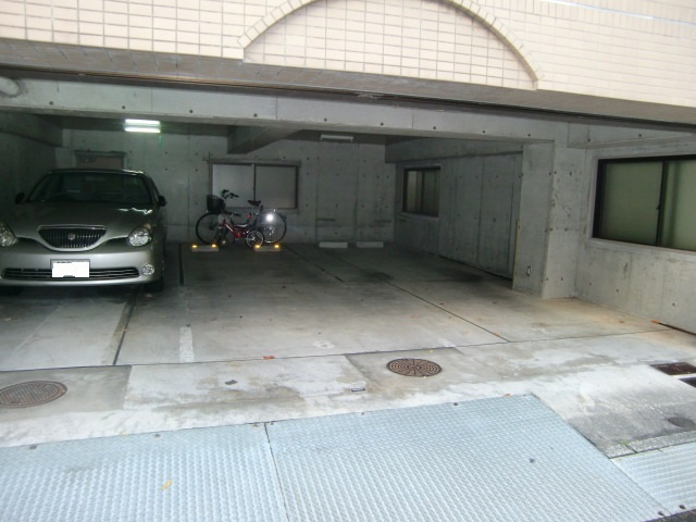 サンパレス２１御影山手の駐車場