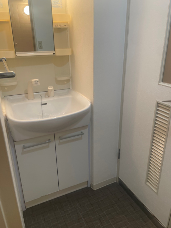 サンパレス２１御影山手の洗面所