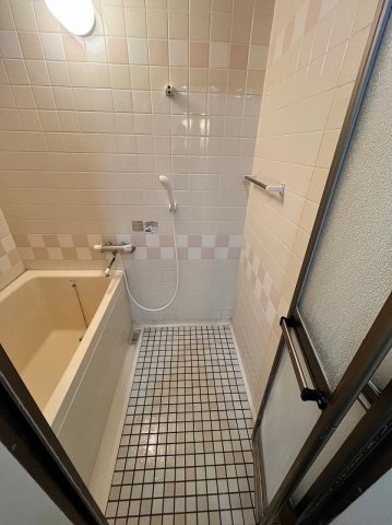 サンパレス２１御影山手の浴室