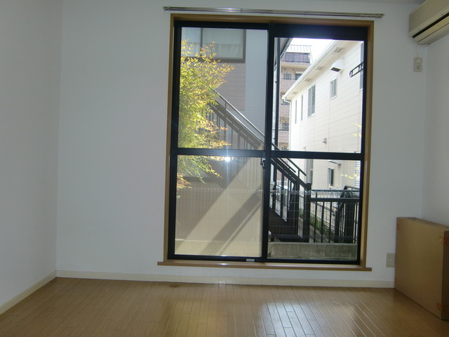 シティライフつかさⅤの洋室