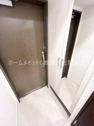 グランカーサ高井田の玄関