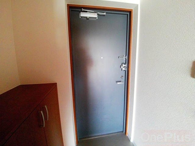 パレス東洋神戸６号館の玄関