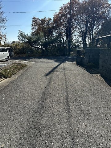 【前面道路含む現地写真】