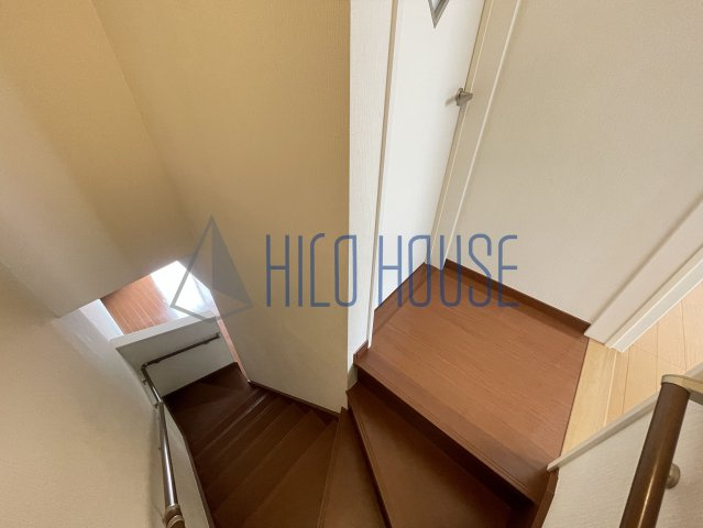 ジェレミ・スクウェアのその他