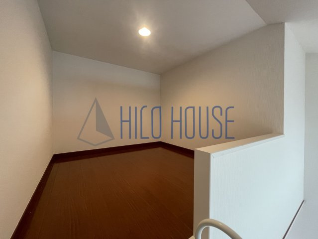 ジェレミ・スクウェアのその他