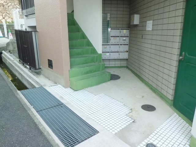 シャトー御影のエントランス