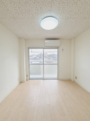 【居間・リビング】 | コーポ学園前